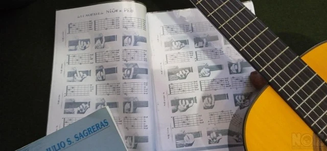Κιθάρα ΑΡΙΑ Α-30S Κλασσική + Εξοπλισμός