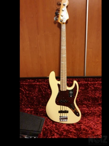 FENDER American Original ‘70s Jazz Bass