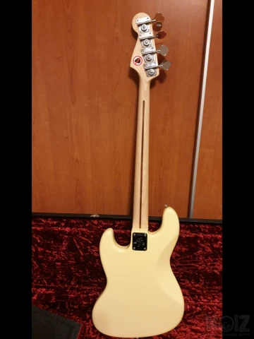 FENDER American Original ‘70s Jazz Bass