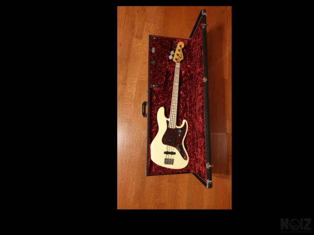 FENDER American Original ‘70s Jazz Bass