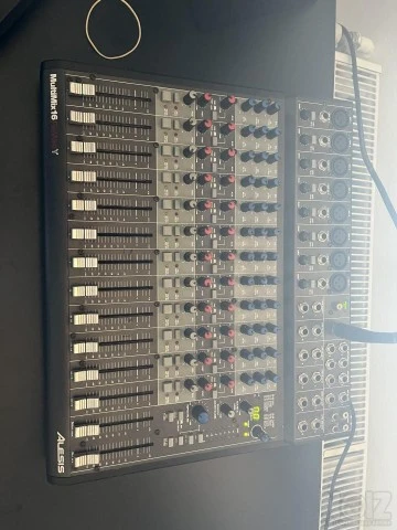 Alesis MultiMix 16 FireWire