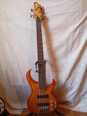 Ibanez btb 405 qm πεντάχορδο μπάσο