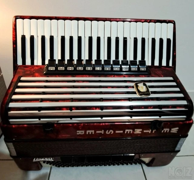 Ακορντεόν Weltmeister Consona 120 bass σ