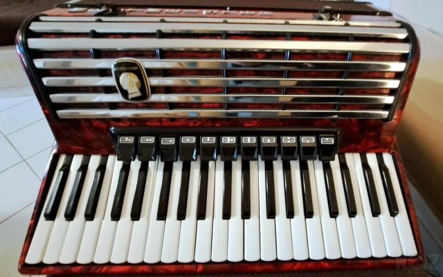 Ακορντεόν Weltmeister Consona 120 bass σ