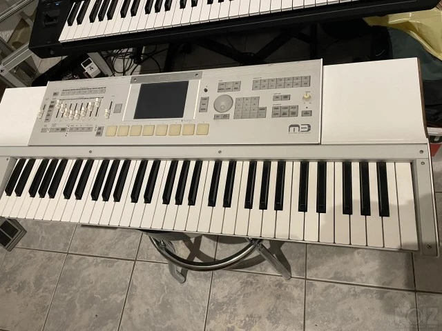 Korg m3