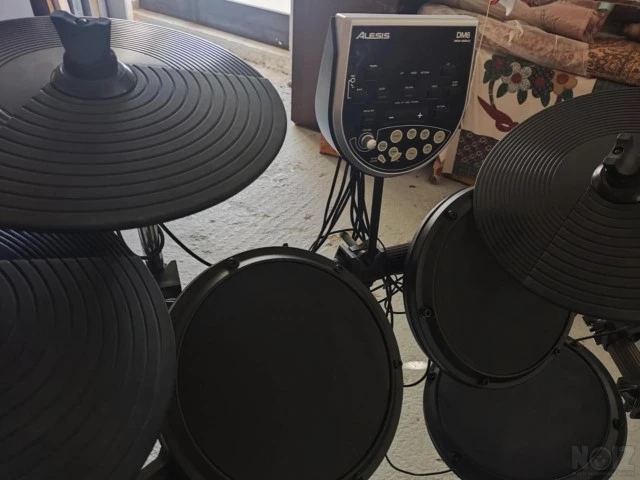 Πώληση ηλεκτρικών drums ALESIS DM6