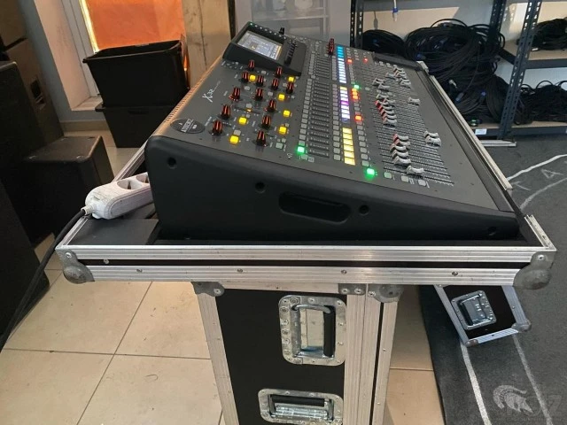 Ψηφιακή κονσόλα Behringer X32