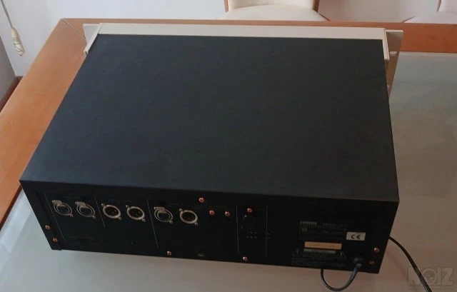 Fostex   D-5  Digital Master Recorder (D