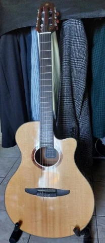 Yamaha NTX 700 ηλεκτροκλασική κιθάρα.
