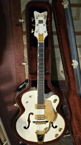 Gretsch G6136T White Falcon