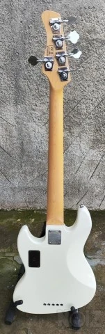 Sire Marcus Miller V7 5 string (2nd gen)