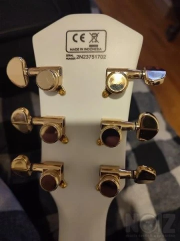 Sire Larry Carlton L7 White