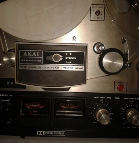 Μπομπινόφωνο Akai 4000DB