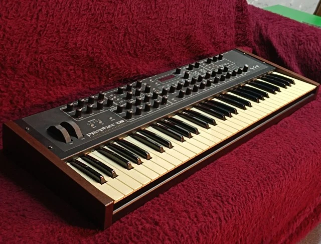 Prophet 08