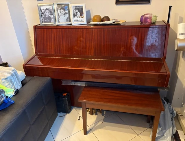 πιάνο Kawai CE-7