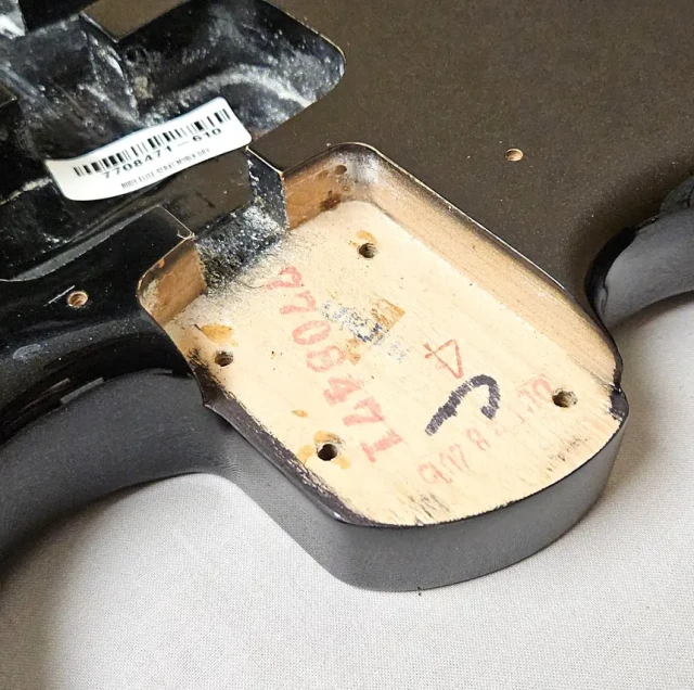 Ζητείται Fender Stratocaster body (2-poi