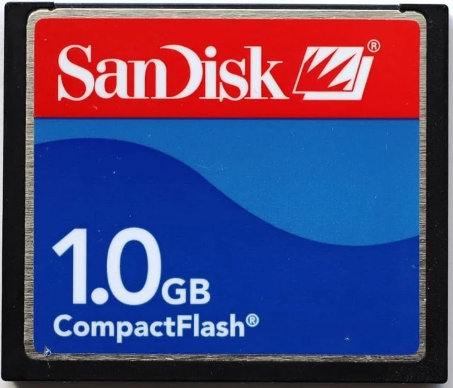 Ζητείται compact flash card