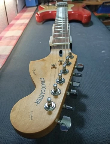 Squier Stratocaster Standard Series 2004