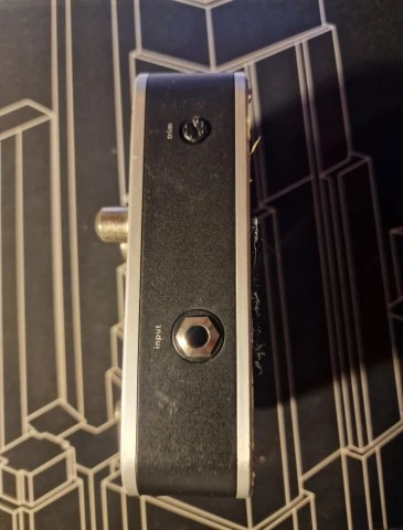 Fishman Aura Jumbo acoustic guitar pedal