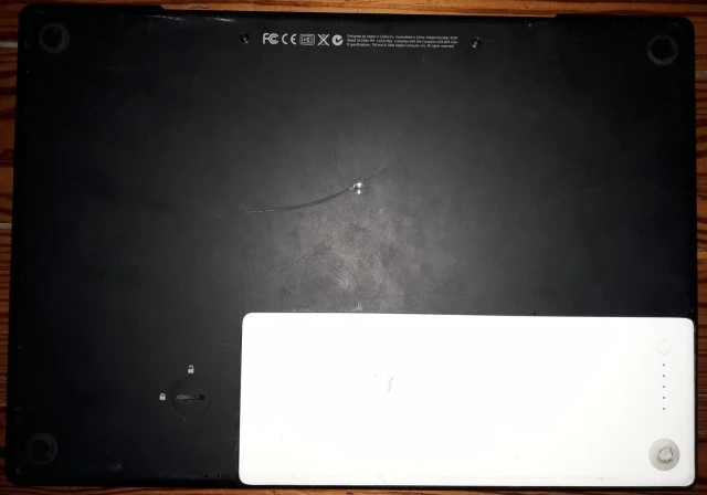 Apple MacBook 2006 13" Model A1181 OS X 