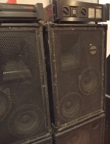 Fostex/Quadral sound system.