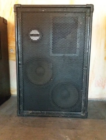 Fostex/Quadral sound system.