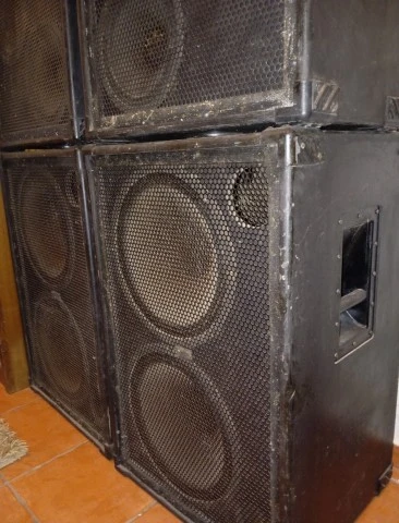 Fostex/Quadral sound system.