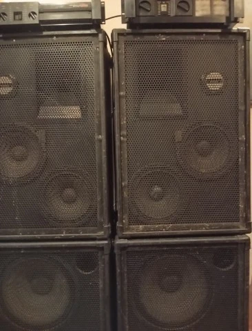 Fostex/Quadral sound system.