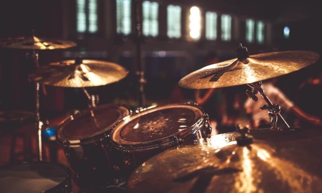 Drummer σε αναζήτηση metal συγκροτήματος