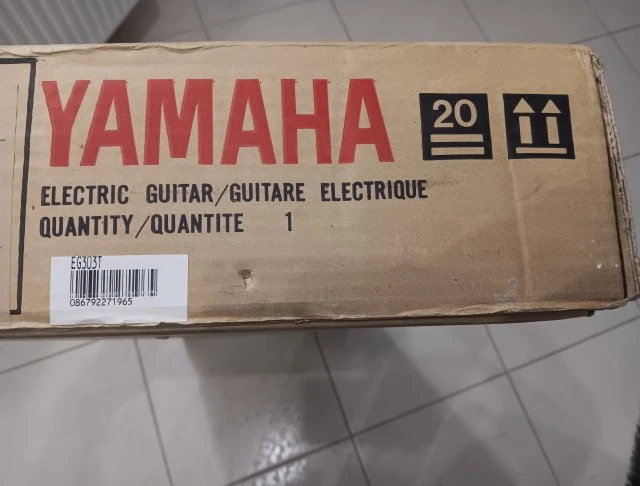 Yamaha EG-303T Black