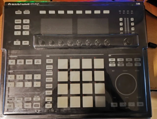 Native Instruments Maschine Studio