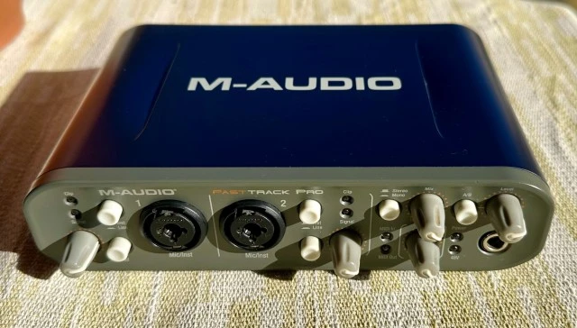 Μ-audio fast track pro