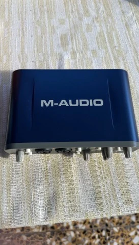 Μ-audio fast track pro
