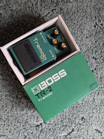 Boss tr-2 tremolo