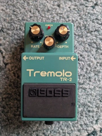 Boss tr-2 tremolo