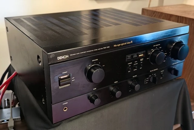 Denon PMA-1560 integrated amplifier 
