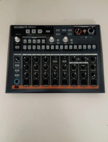 Arturia drumbrute impact ελάχιστα χρησιμ
