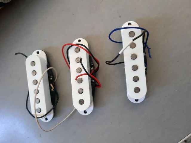 Μαγνήτες fender squier strat + pots + kn