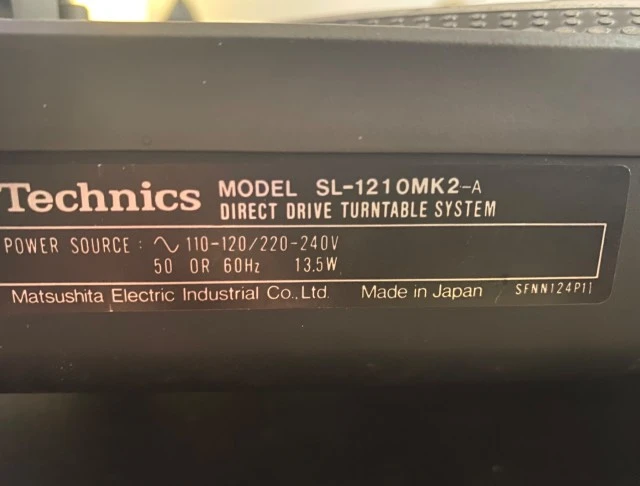 Technics 1210mk2 black +dustcover