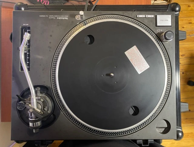 Technics 1210mk2 black +dustcover