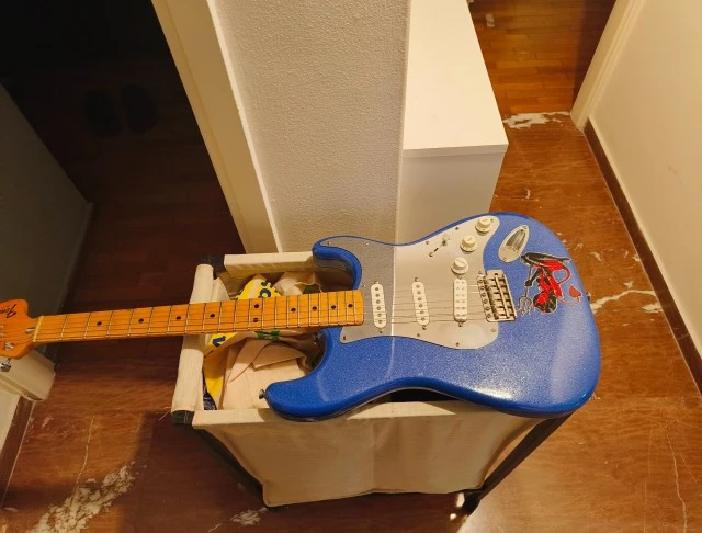 Fender stratocaster 1977 