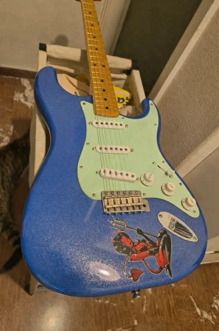 Fender stratocaster 1977 