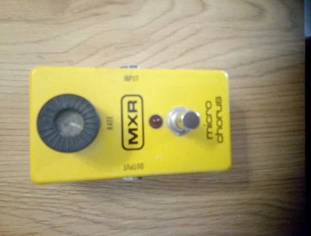 Tech21SansAmpBritish & MXRMicro Chorus(Και ξεχωριστ