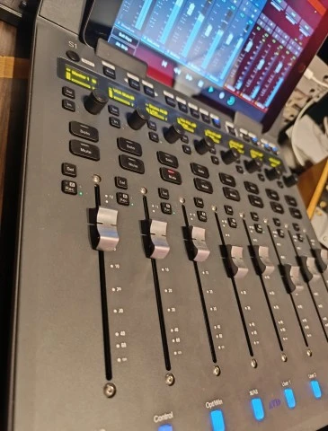 Avid S1