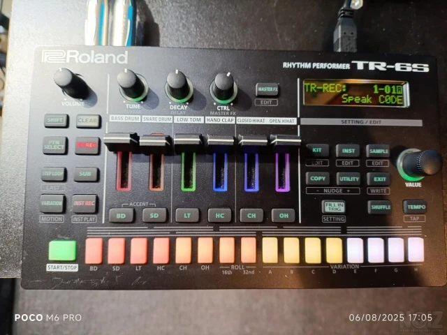 Roland TR-6s
