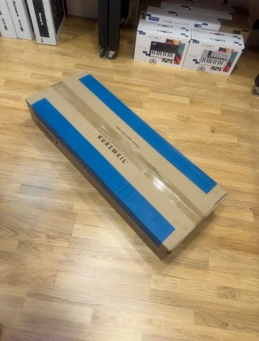 Kurzweil Artis 7 76-Key Professional Sta