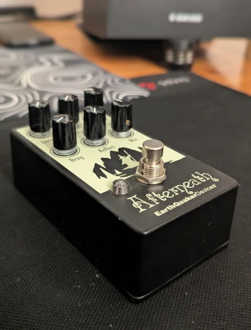 Earthquaker Devices Afterneath