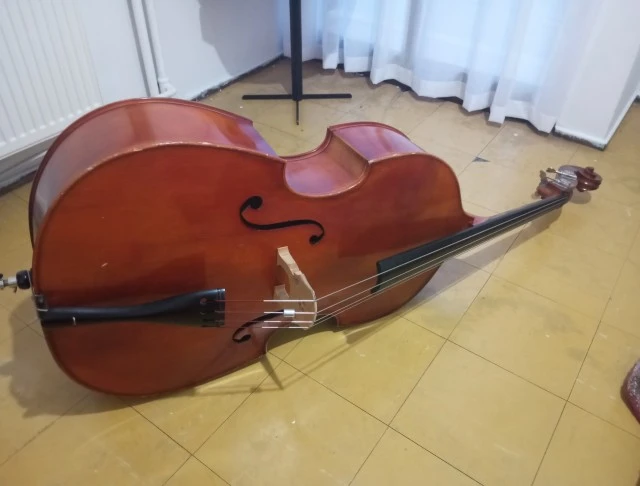 Κοντραμπάσο με Θ
