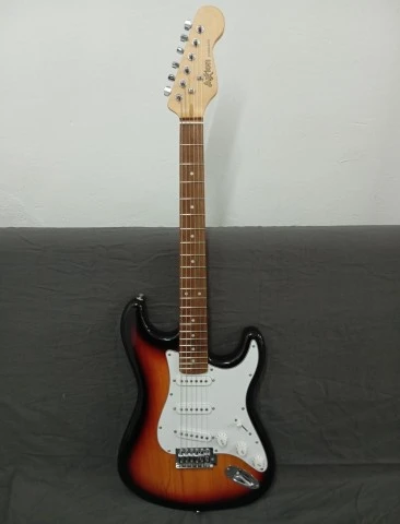 Axxion Standard Stratocaster