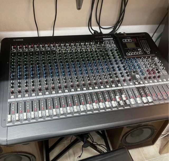 Κονσόλα Yamaha MGP24X – 24 Καναλιών με Ε